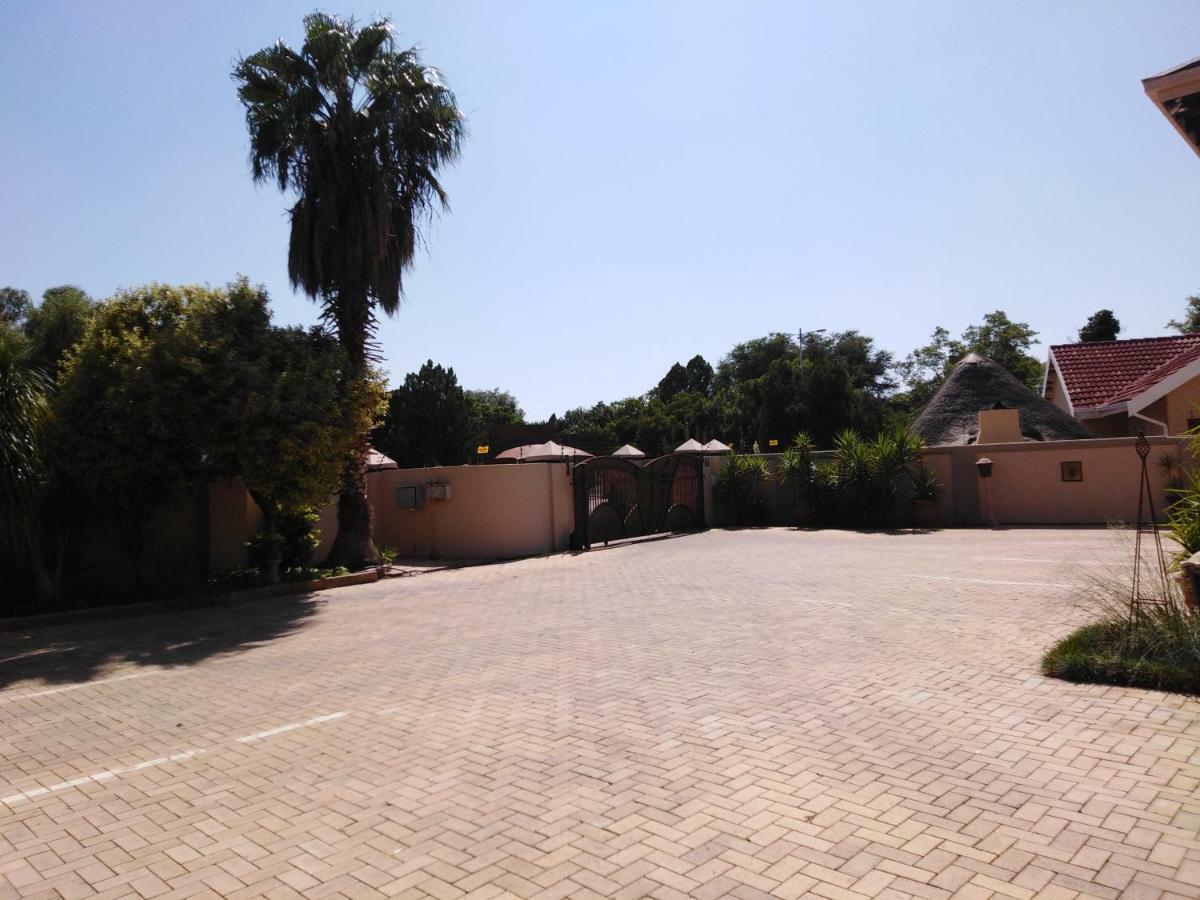 Tuscany Vryburg Extérieur photo