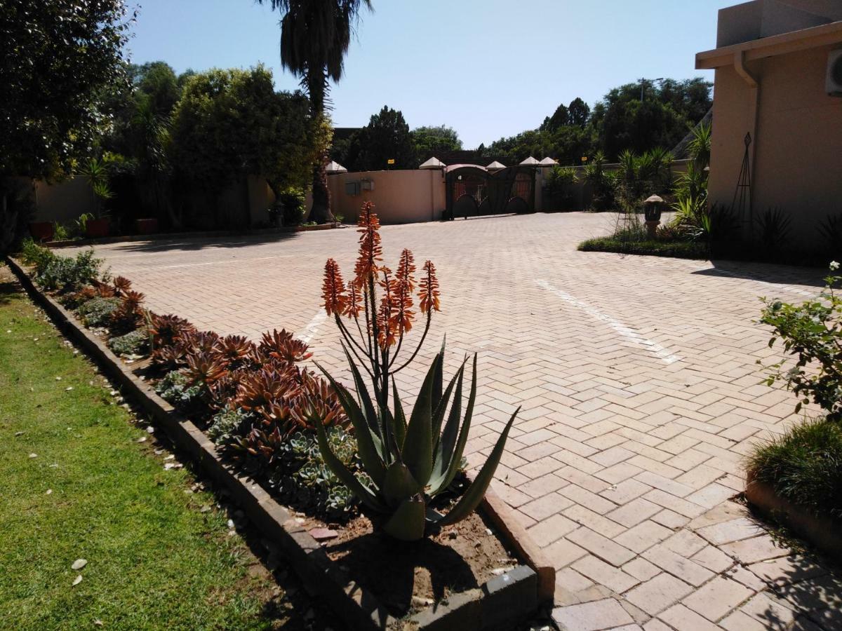 Tuscany Vryburg Extérieur photo